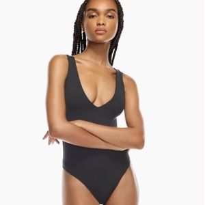 Aritzia Babaton Contour V-Neck Bodysuit